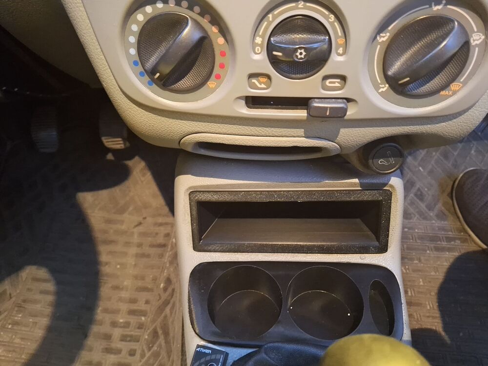 Palio/Albea Mk2 kasa ceplik vites önü ceplik