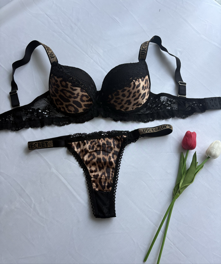 VİCTORİA’S SECRET LEOPAR TAKIM