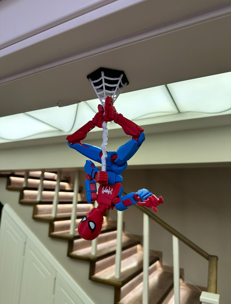 Spider-Man Figürü – Esnek Eklemli Aksiyon Oyuncağı”