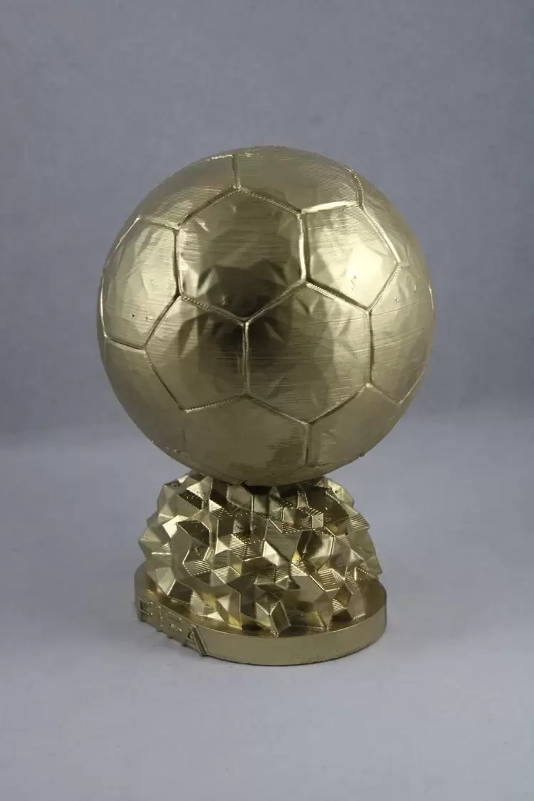 Ballon d'Or Maketi – Gold Kaplama, 15 cm Futbol Kupa Replicası