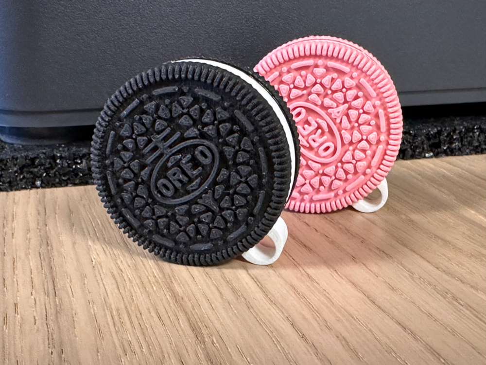 Oreo AirTag Holder Keychain