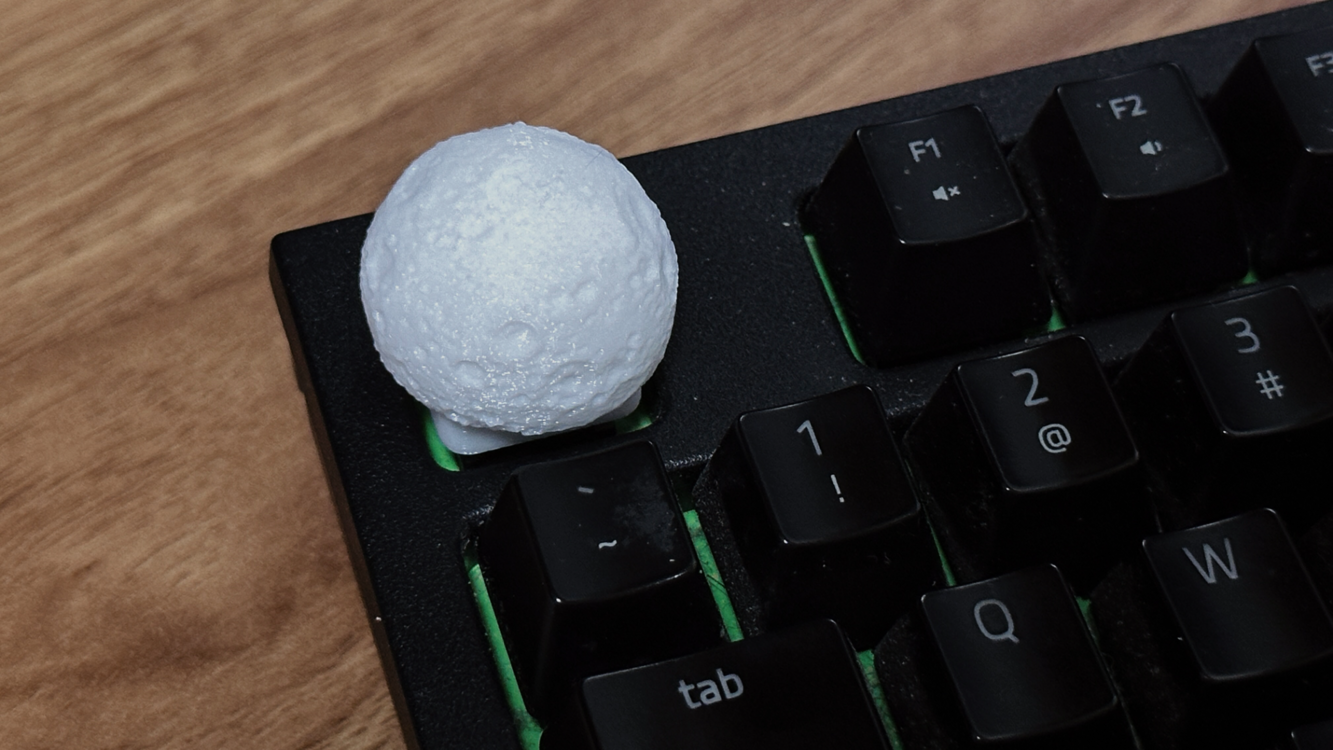 Lunar (Moon) Keycap – 3D Baskı ile Mekanik Klavyene Uzay Teması