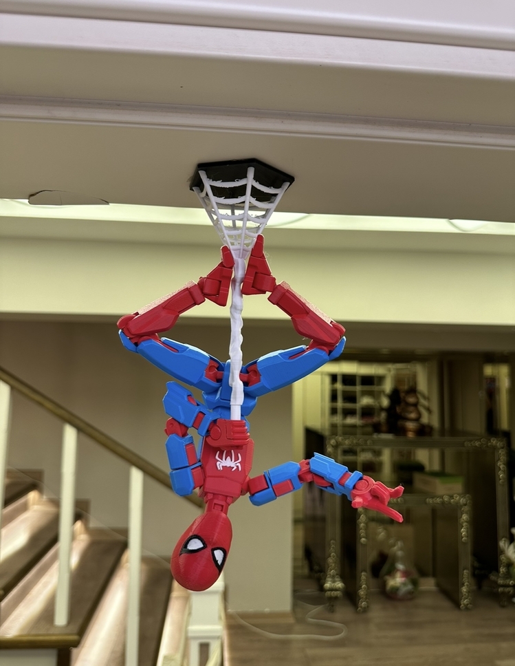 Spider-Man Figürü – Esnek Eklemli Aksiyon Oyuncağı”