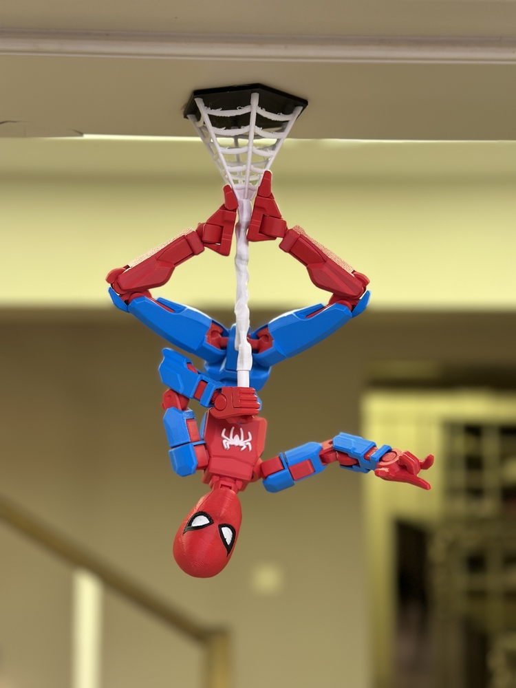 Spider-Man Figürü – Esnek Eklemli Aksiyon Oyuncağı”