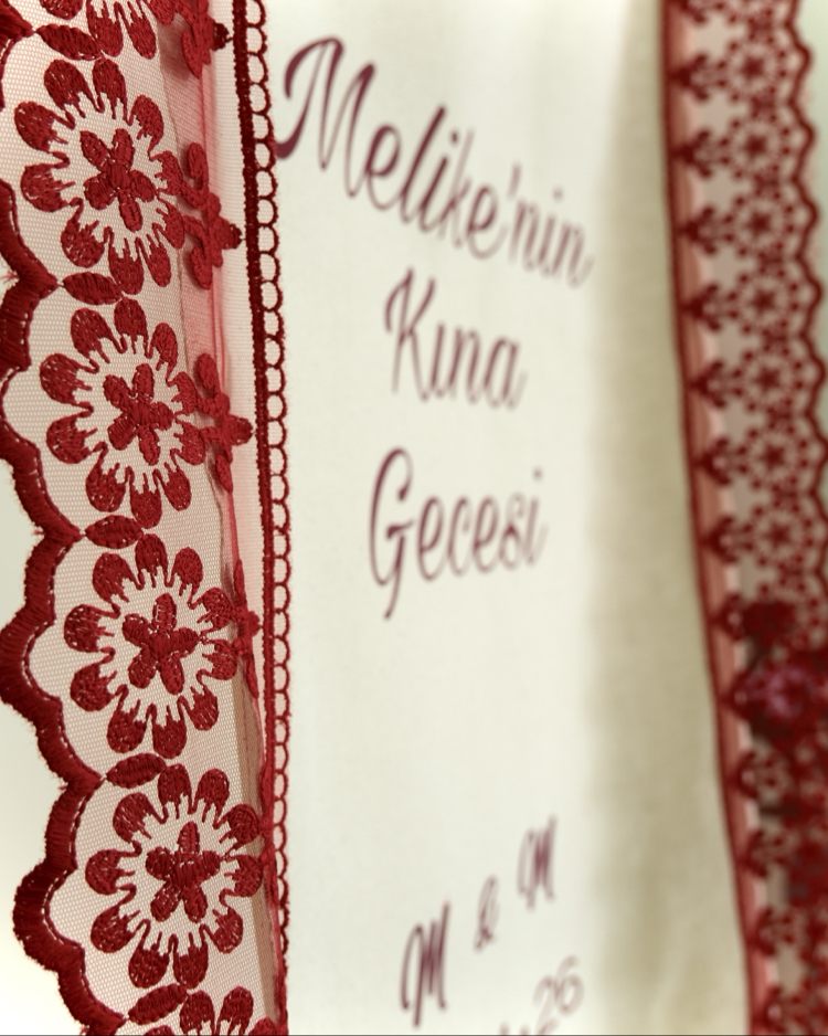 Güpür Detaylı Kanvas Karşılama Panosu