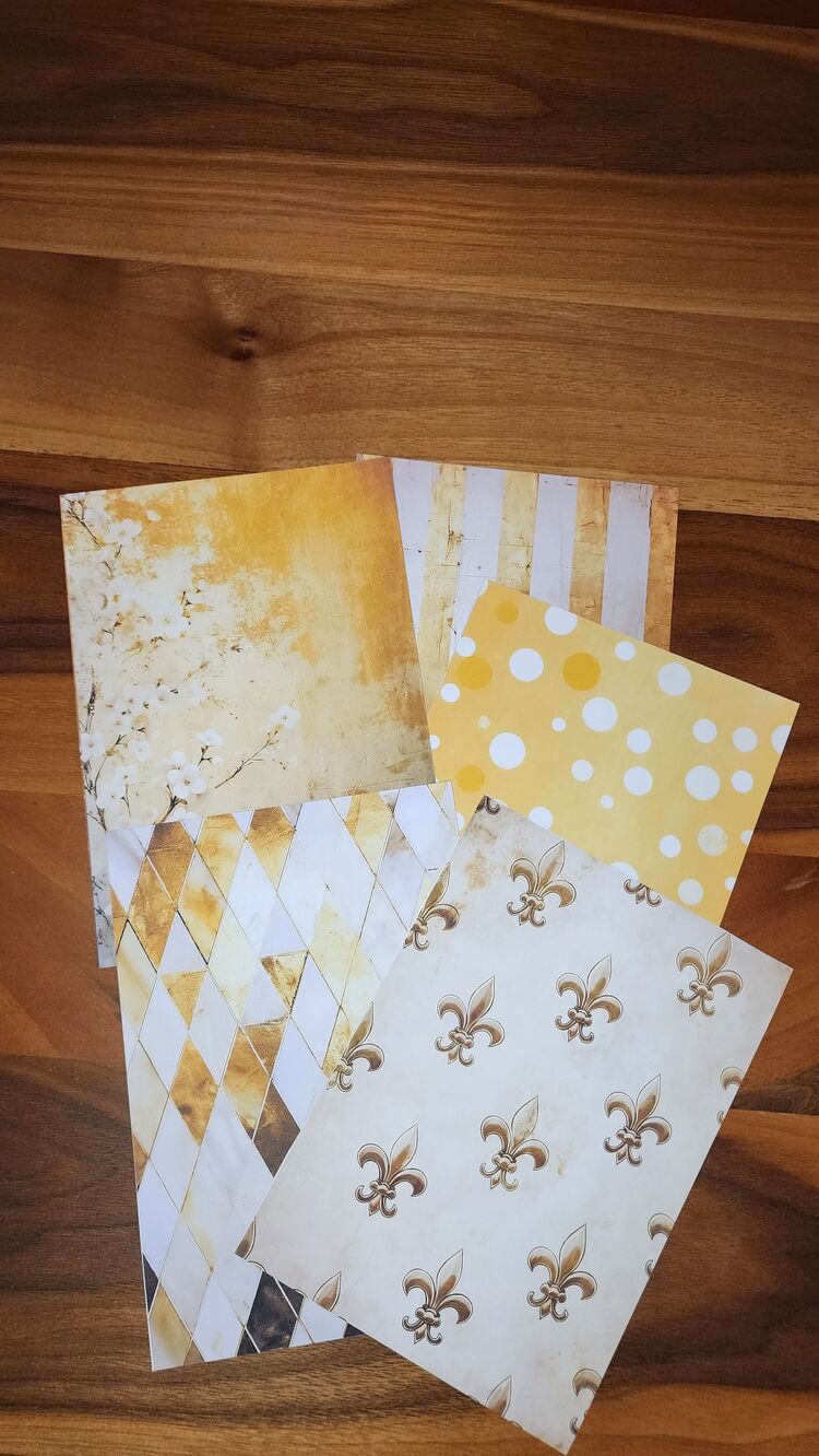 Gold and Cream (Background) (16 Sayfa)