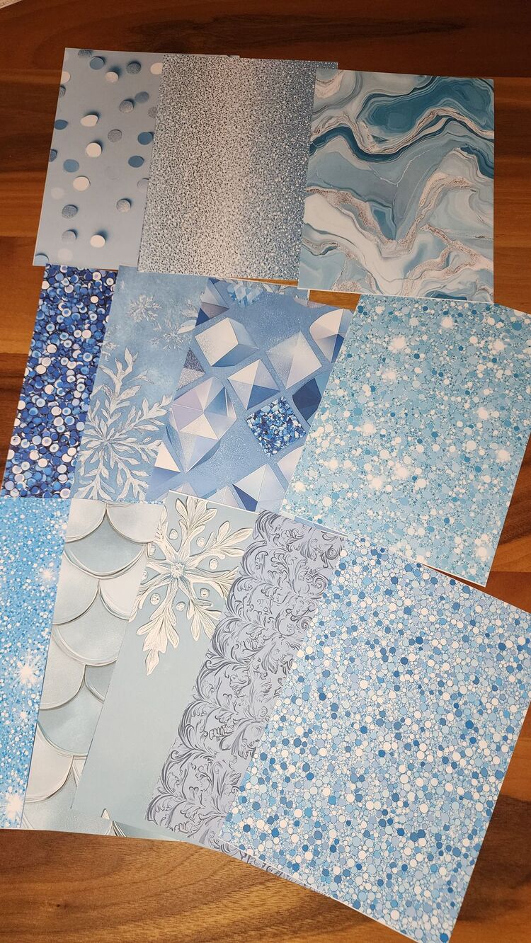 Light and Blue (Background) (16 Sayfa)
