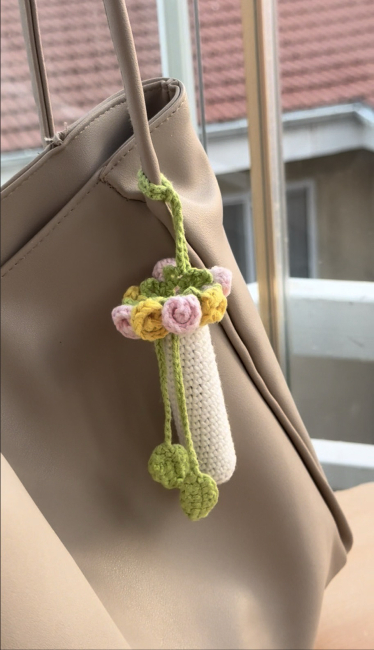 Lip Gloss Holder