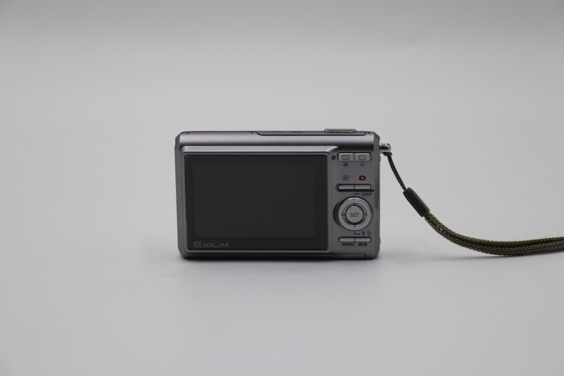 Casio Exilim EX-75 Dijital Fotoğraf Makinesi
