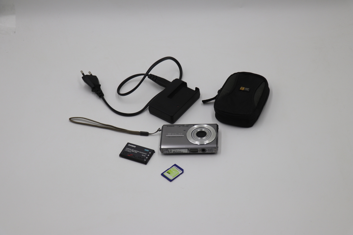 Casio Exilim EX-75 Dijital Fotoğraf Makinesi