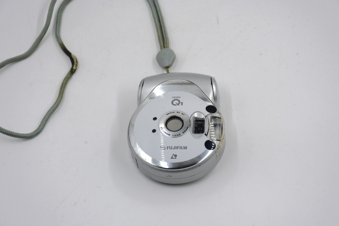 FUJIFILM nexia Q1 Analog Fotoğraf Makinesi