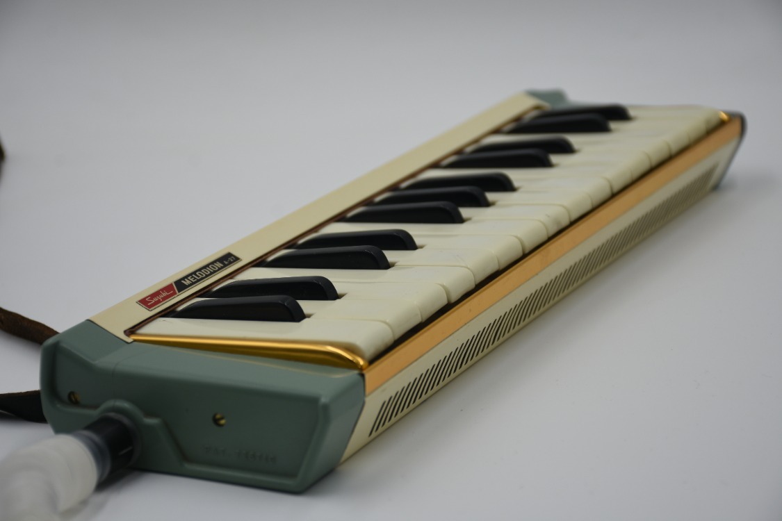 Suzuki MELODION A-27