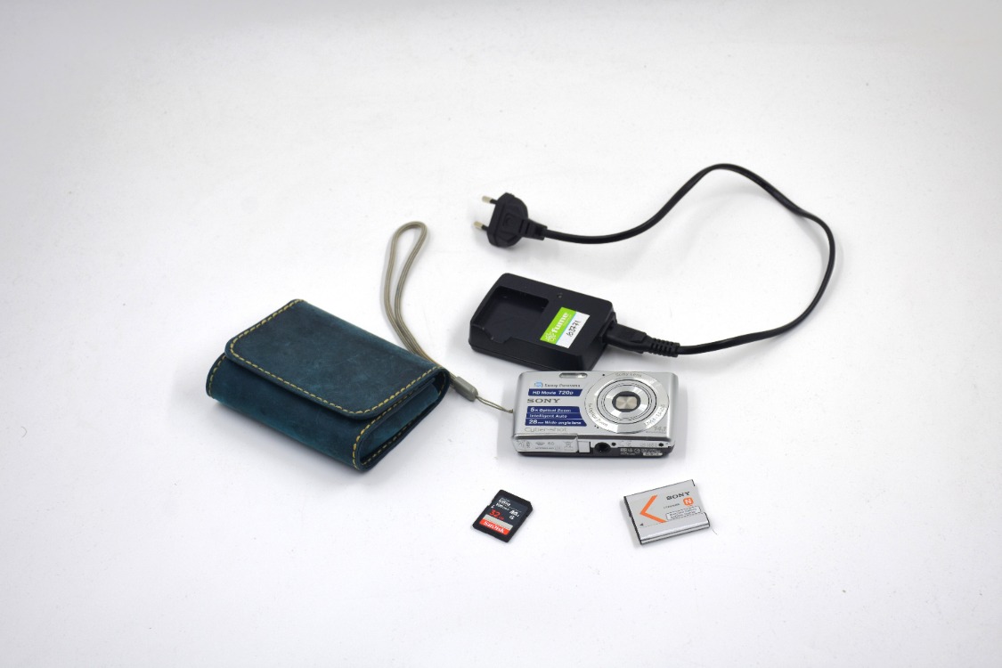 SONY Cyber-shot DSC-W620 Dijital Fotoğraf Makinesi ve Warg Leather Deri Kılıf