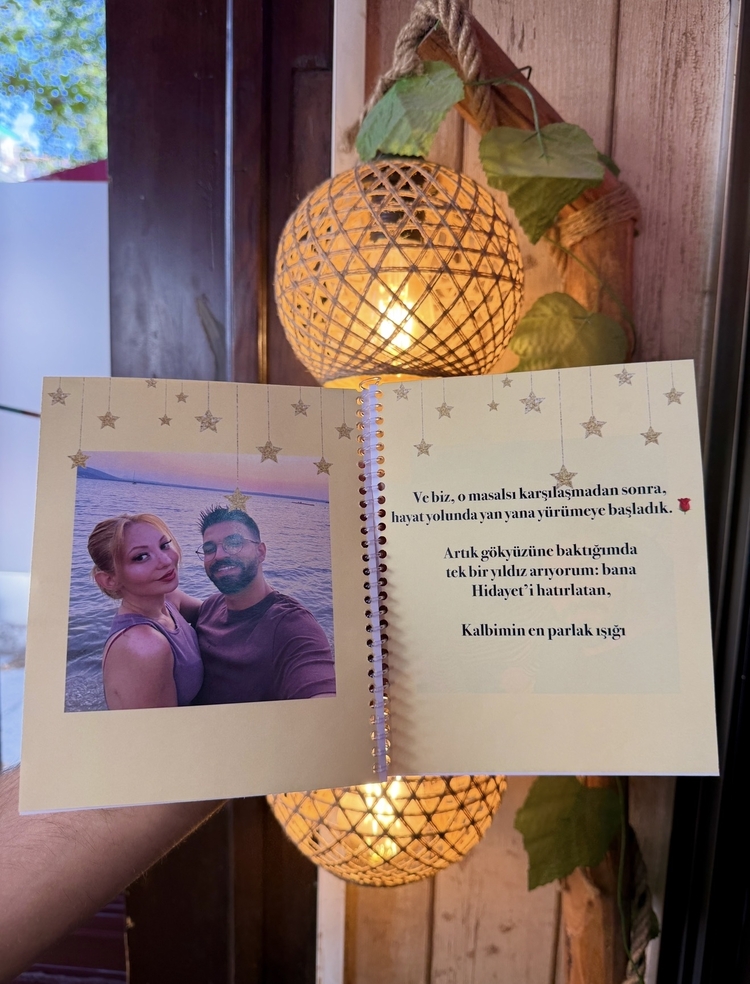Kişiye Özel Fotoğraflı Tanışma Hikayesi Kitabı