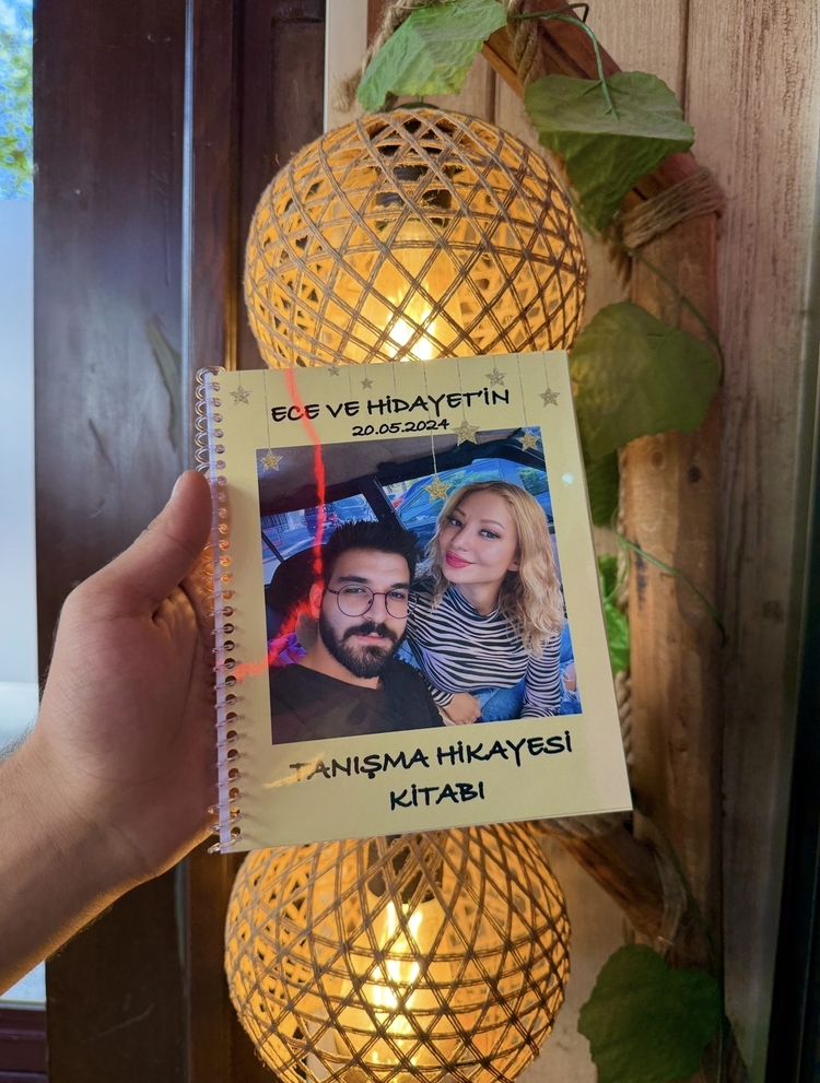 Kişiye Özel Fotoğraflı Tanışma Hikayesi Kitabı