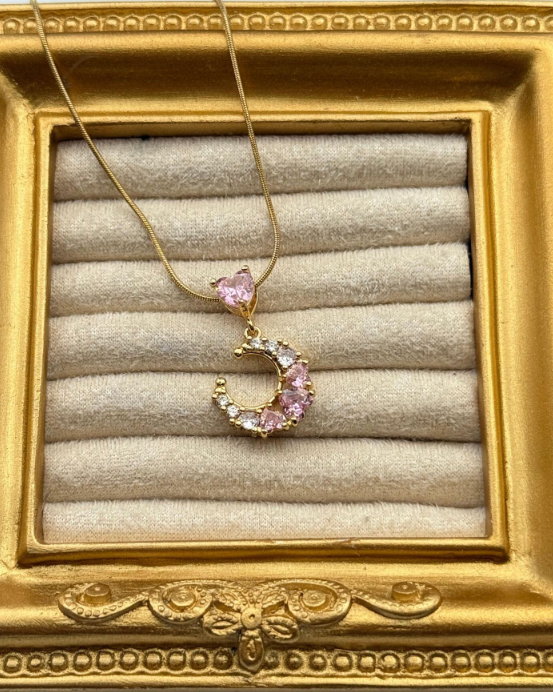 Pembe Hilal Kolye