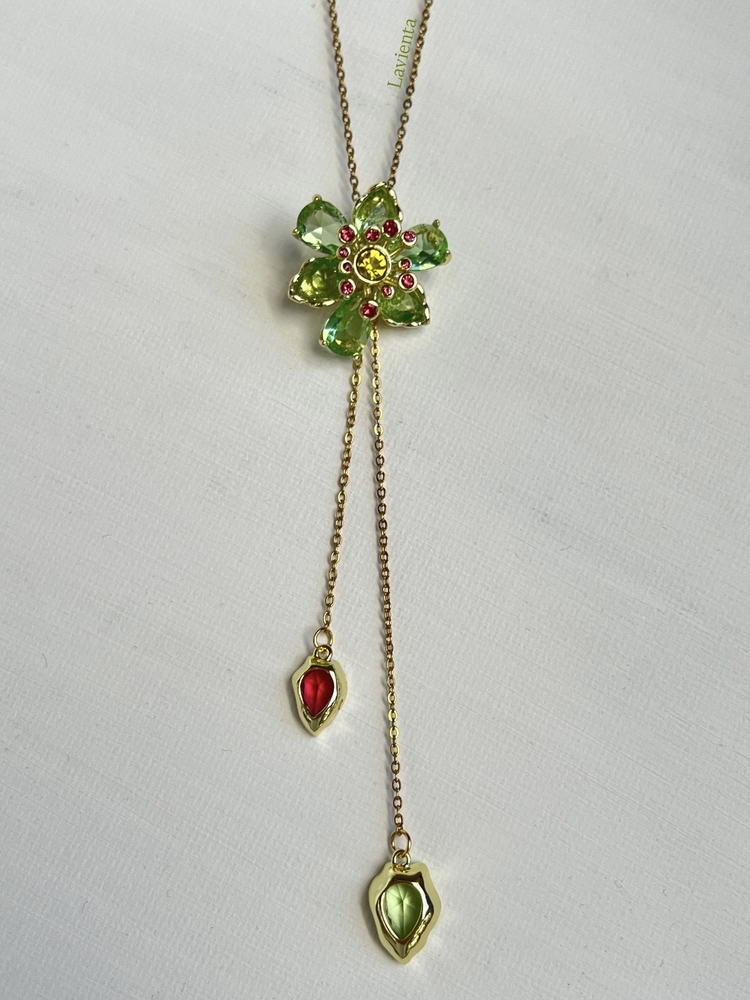 Swarovski Çiçek Model Asansörlü Çelik Kolye