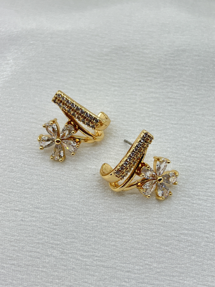 Rose Gold Çiçek Model Çelik Küpe