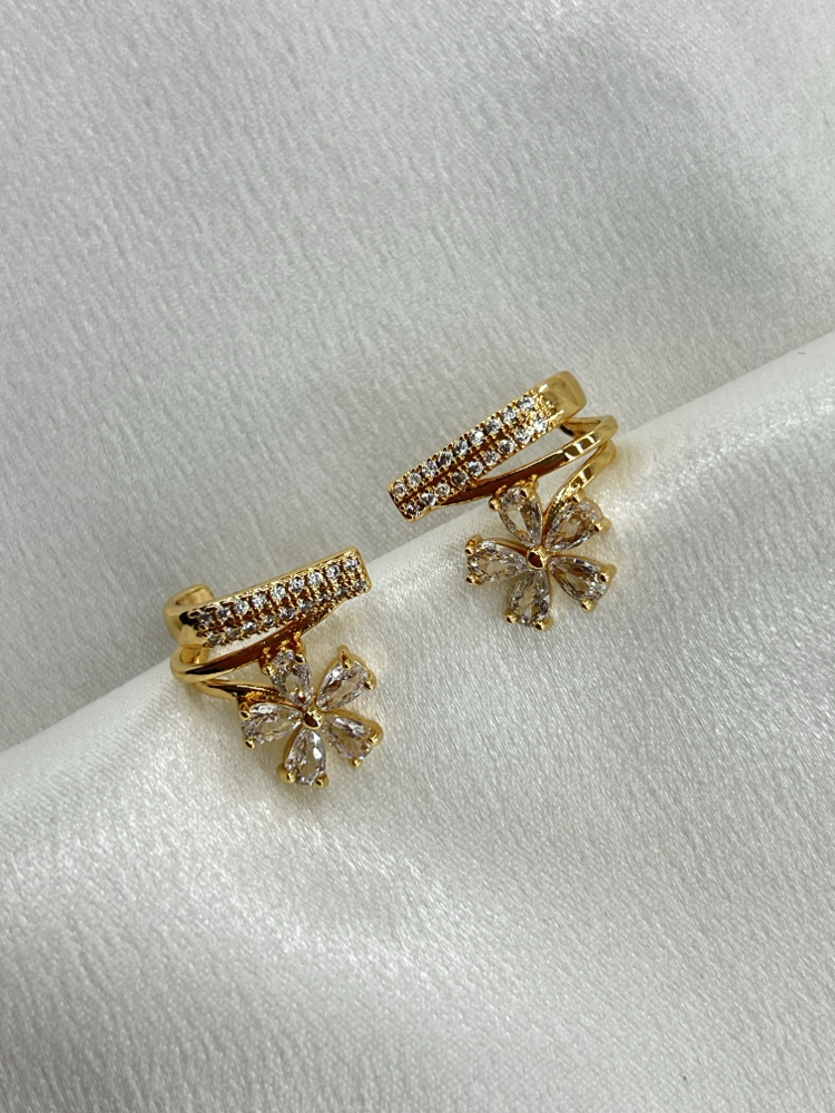 Rose Gold Çiçek Model Çelik Küpe