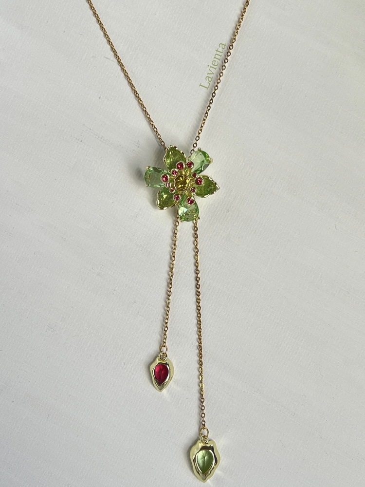 Swarovski Çiçek Model Asansörlü Çelik Kolye