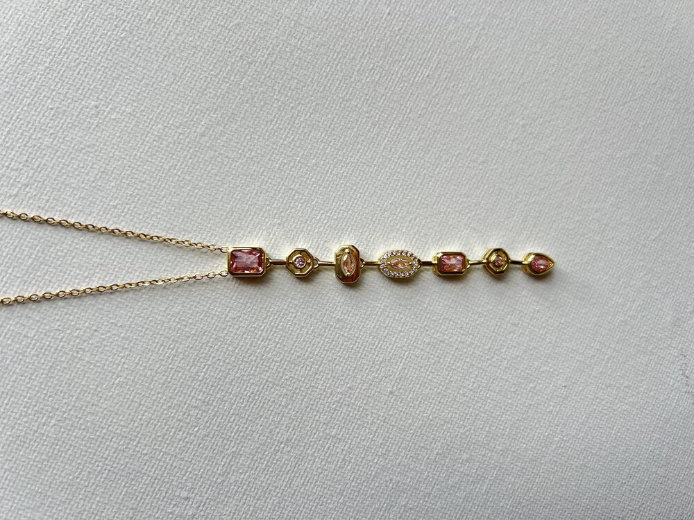 Gold Pembe Zirkon Taşlı Çelik Y Kolye