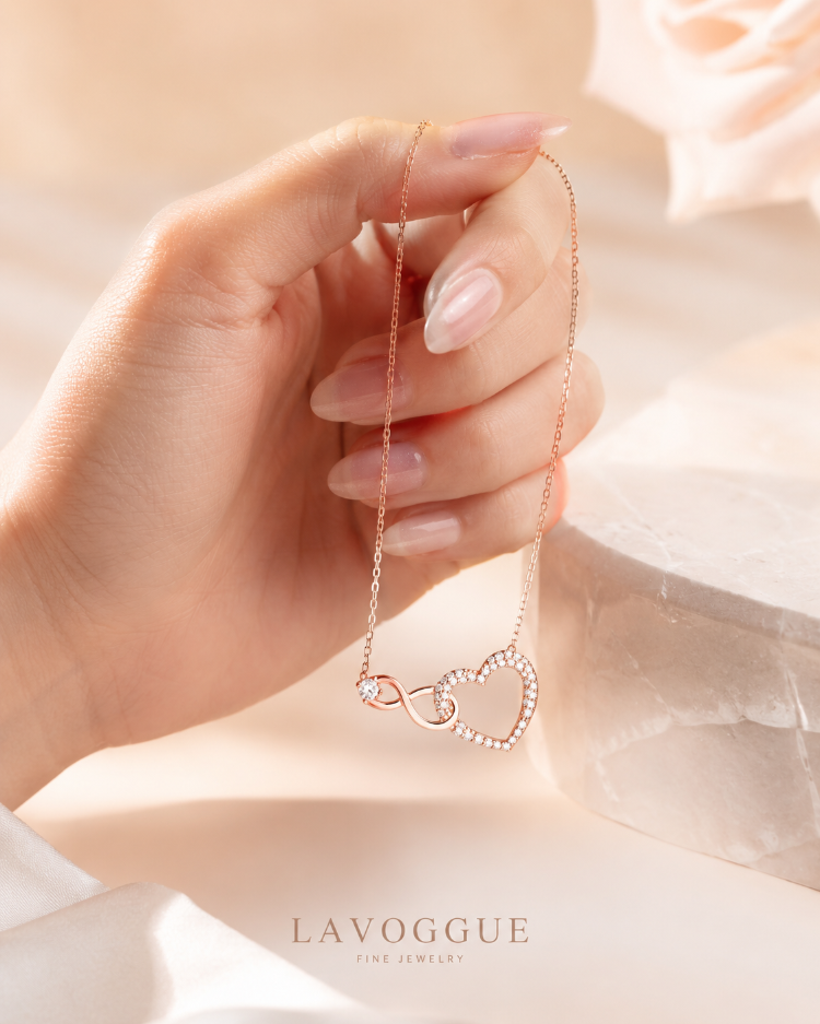Éternelle Heart Necklace