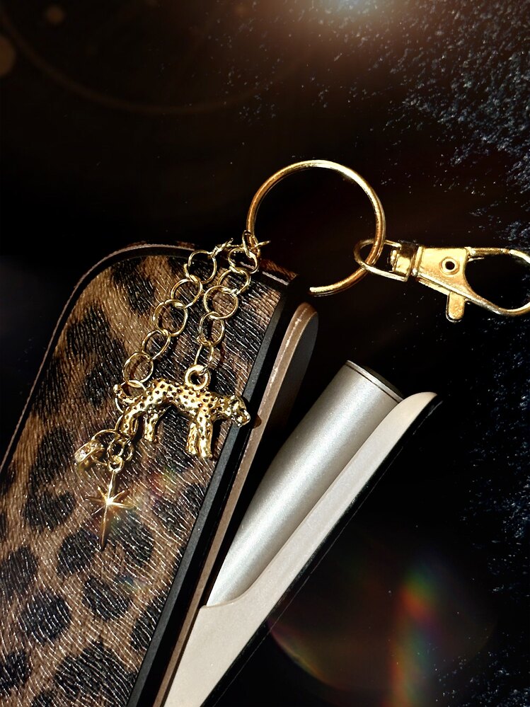 “Shine Bright” Charm (18k)