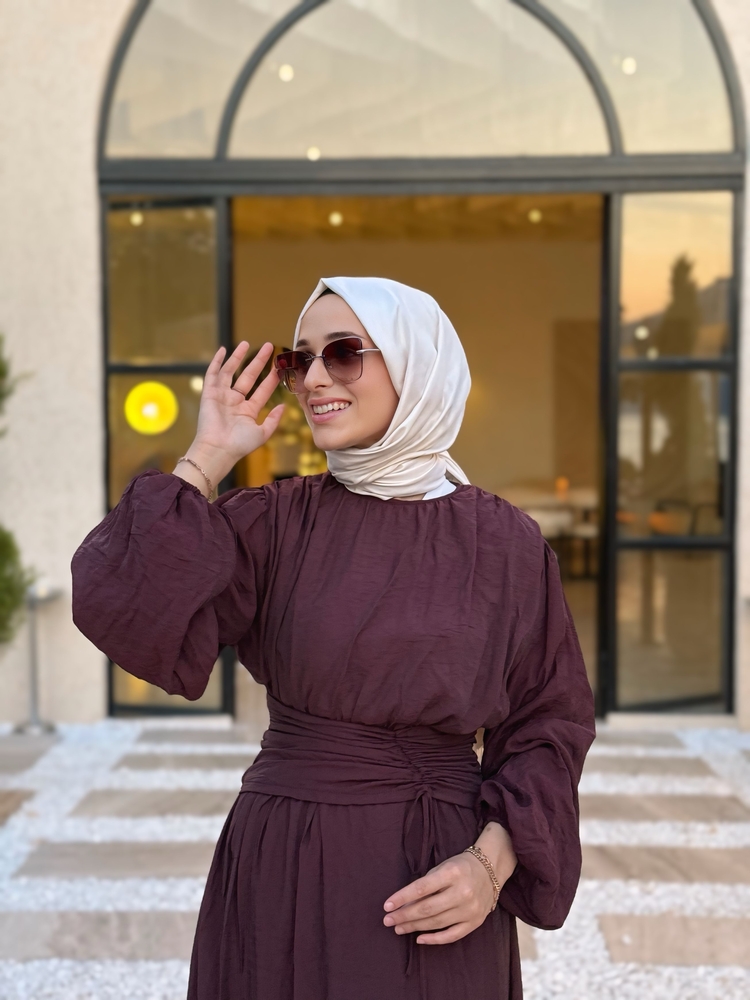 Mürdüm Bel Büzgü Detaylı Elbise 