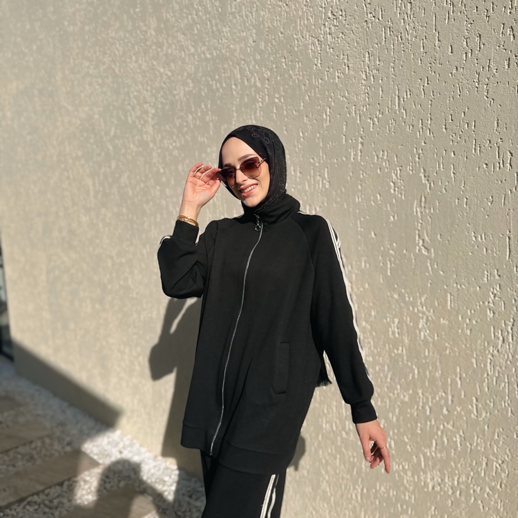 Siyah  Fermuarlı Şerit Eşofman Takımı