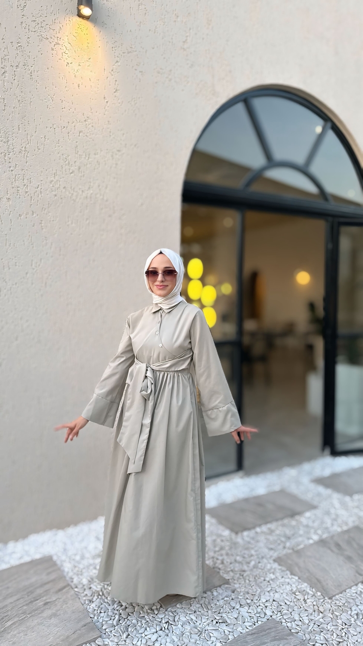 Kuşaklı Yeşil Elbise 