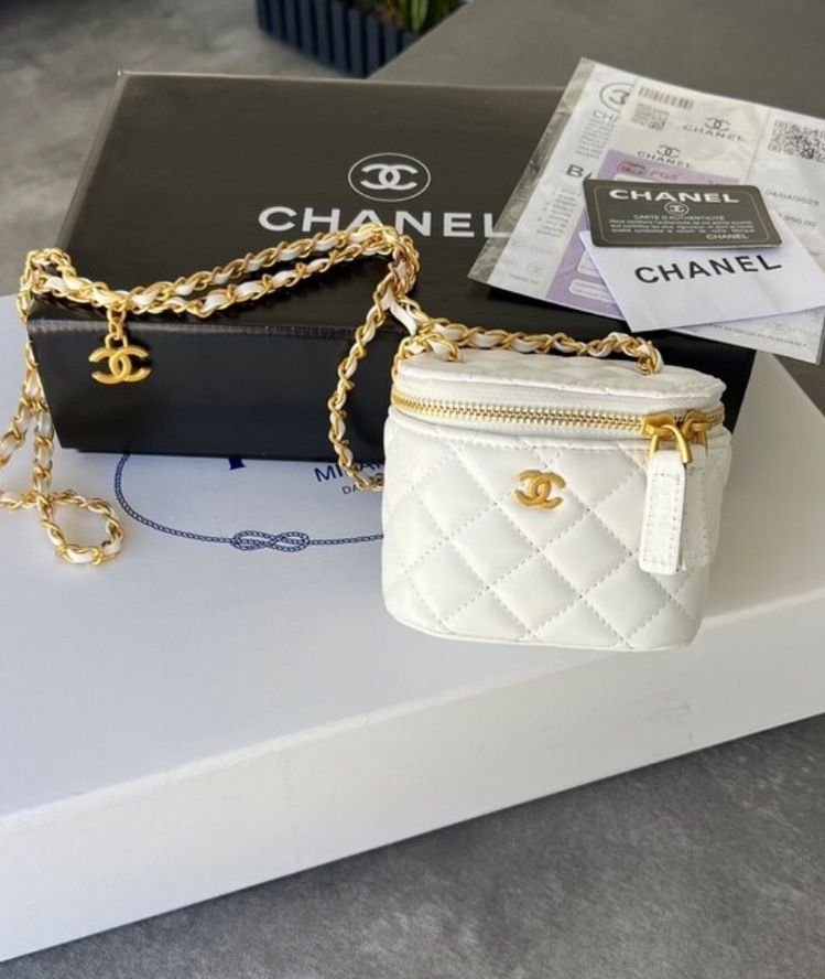 CHANEL NEW VANITY BAG 