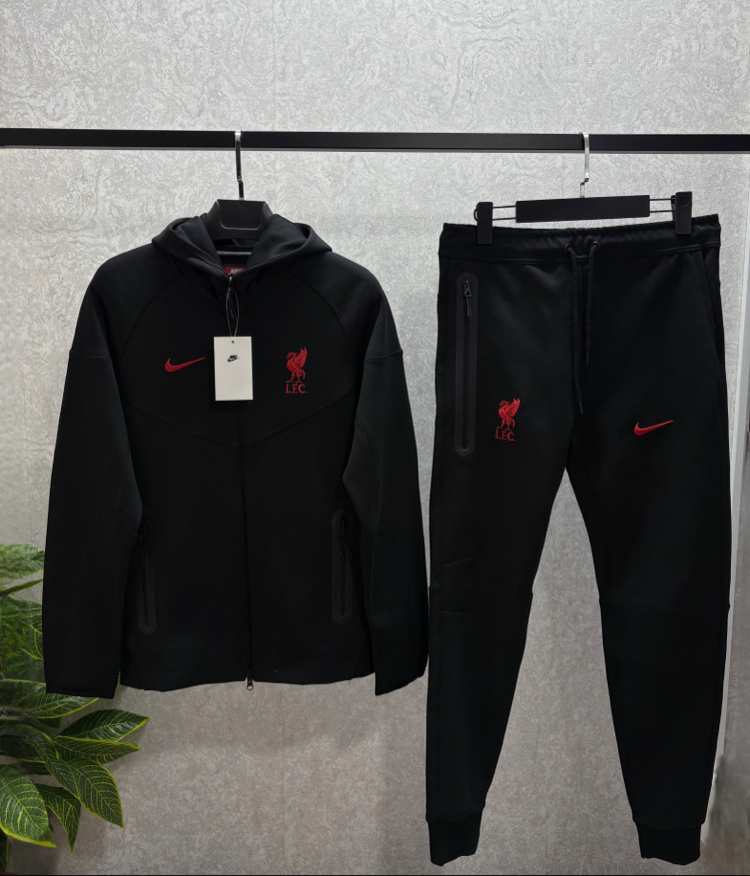 Liverpool FC Siyah Tech Fleece Eşofman Takımı