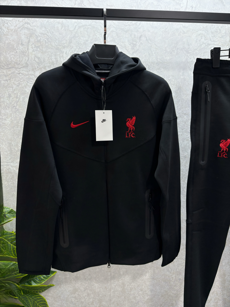 Liverpool FC Siyah Tech Fleece Eşofman Takımı