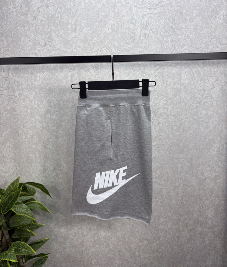 Sportswear Alumni French Terry Short Gri