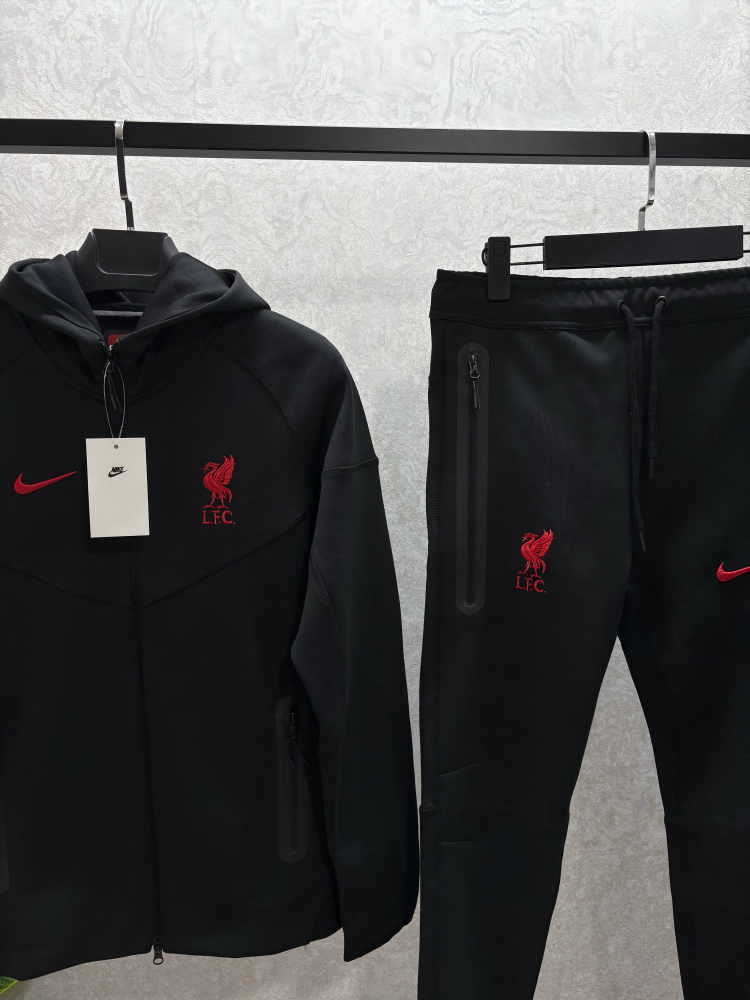Liverpool FC Siyah Tech Fleece Eşofman Takımı