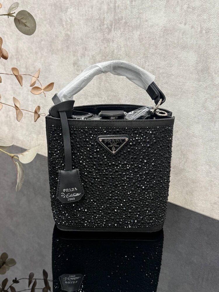 Prada Taşlı Kova Çanta
