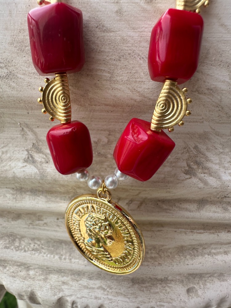 Antique Crimson & Queen Elizabeth Kolye 
