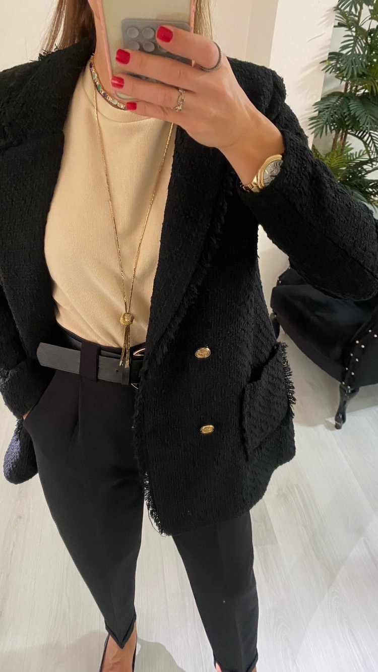 Siyah Chanel Kumaş Astarlı Düğmeli Ceket