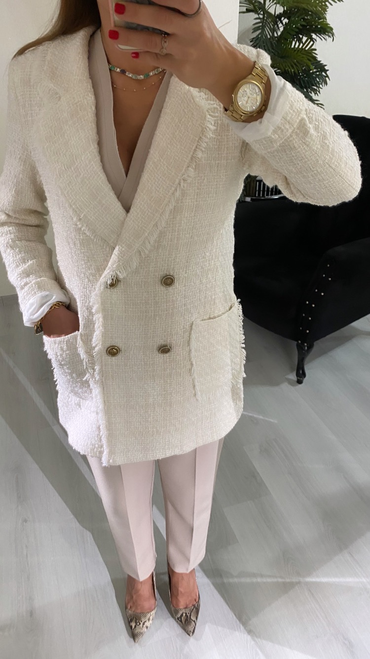 Krem Chanel Kumaş Astarlı Düğmeli Ceket