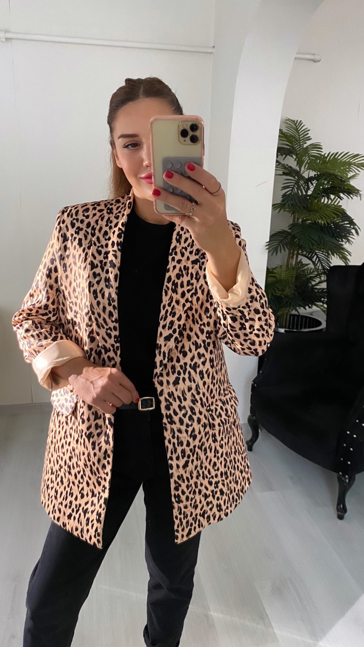 Leopar Desen Saten İç Astarlı Ceket