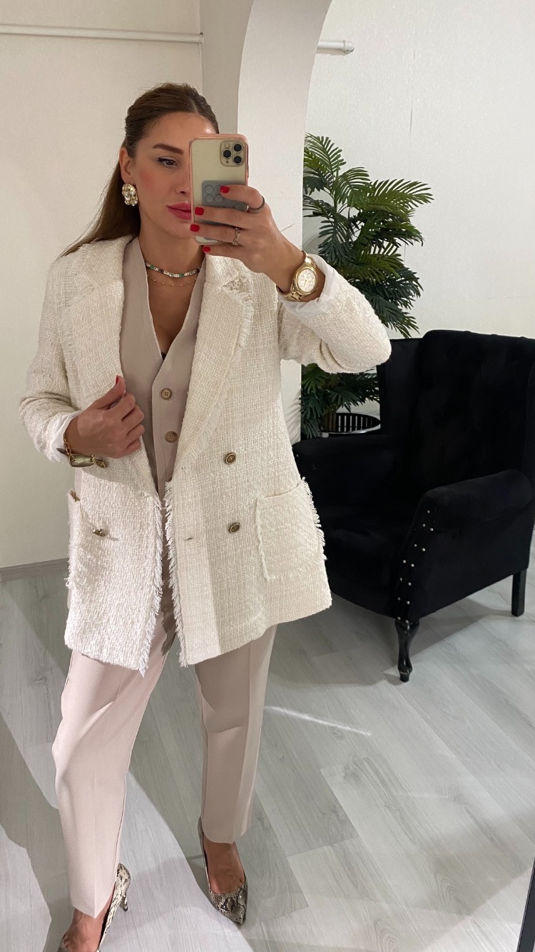 Krem Chanel Kumaş Astarlı Düğmeli Ceket