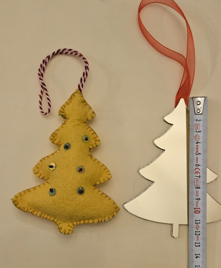 3 adet Yılbaşı Noel Yeni Yıl Süsü, Renkli Keçe, İşlemeli Çam Ağacı ve Altın Pleksi 