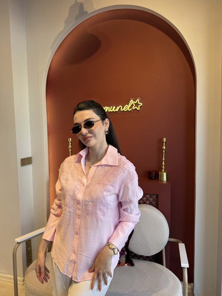 Pembe 3d çiçekli tül gömlek