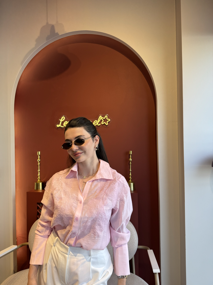 Pembe 3d çiçekli tül gömlek