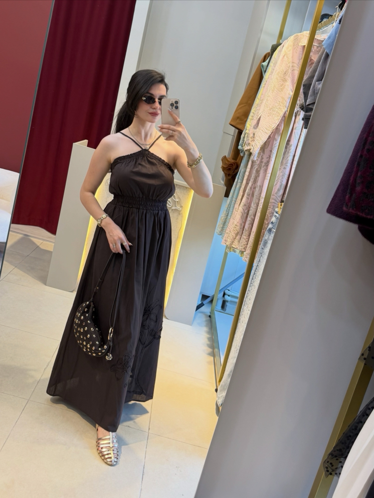 Kahverengi beli lastikli boynu ipli 3d çiçekli elbise