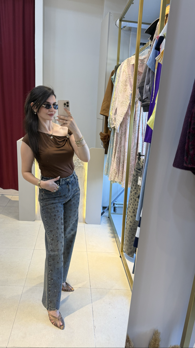 Taşlı leopar desenli koyu kot pantolon 