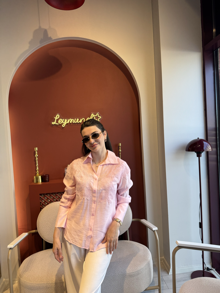 Pembe 3d çiçekli tül gömlek