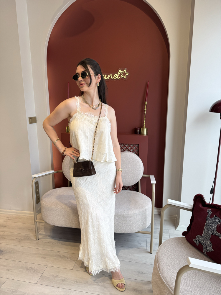 Dantelli astarlı takım