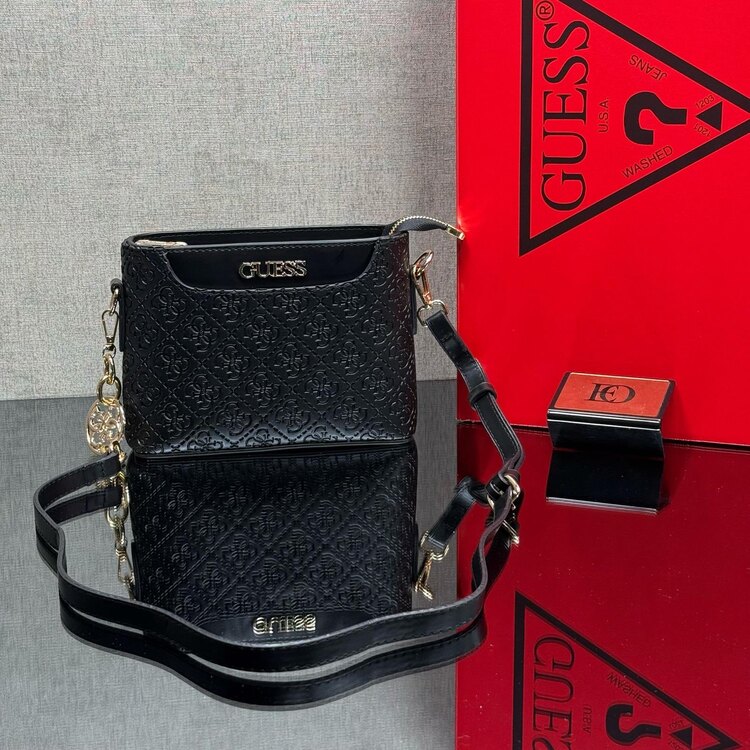 GUESS ÇANTA