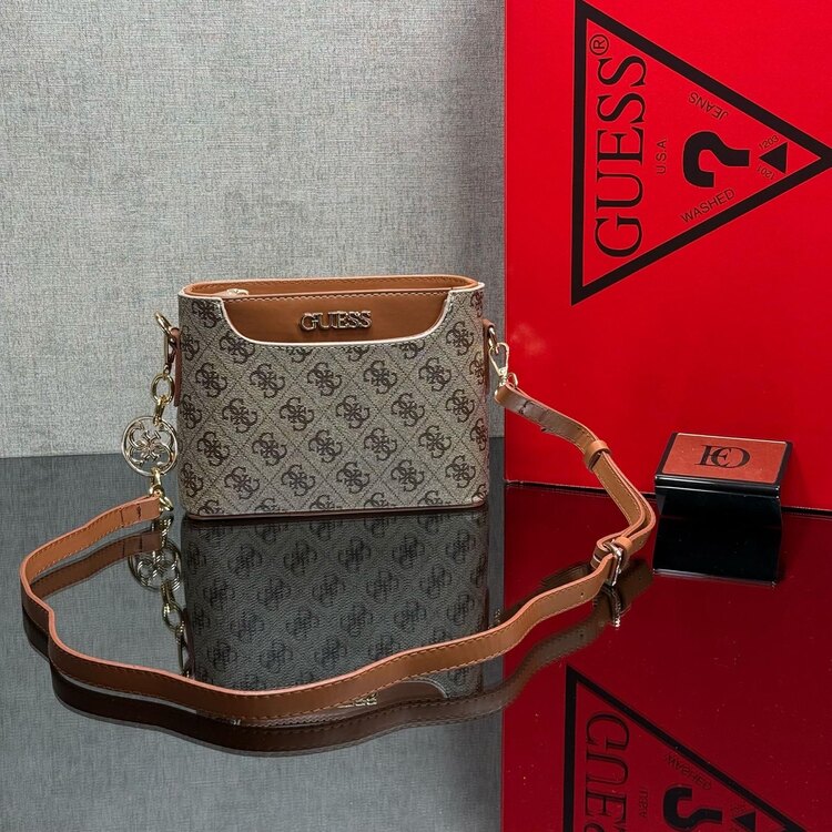 GUESS ÇANTA